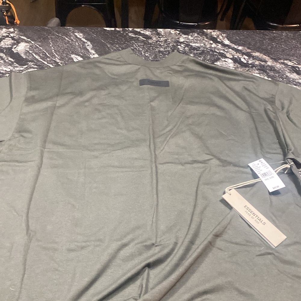 dark grey essentials tee - Picture 2 of 6